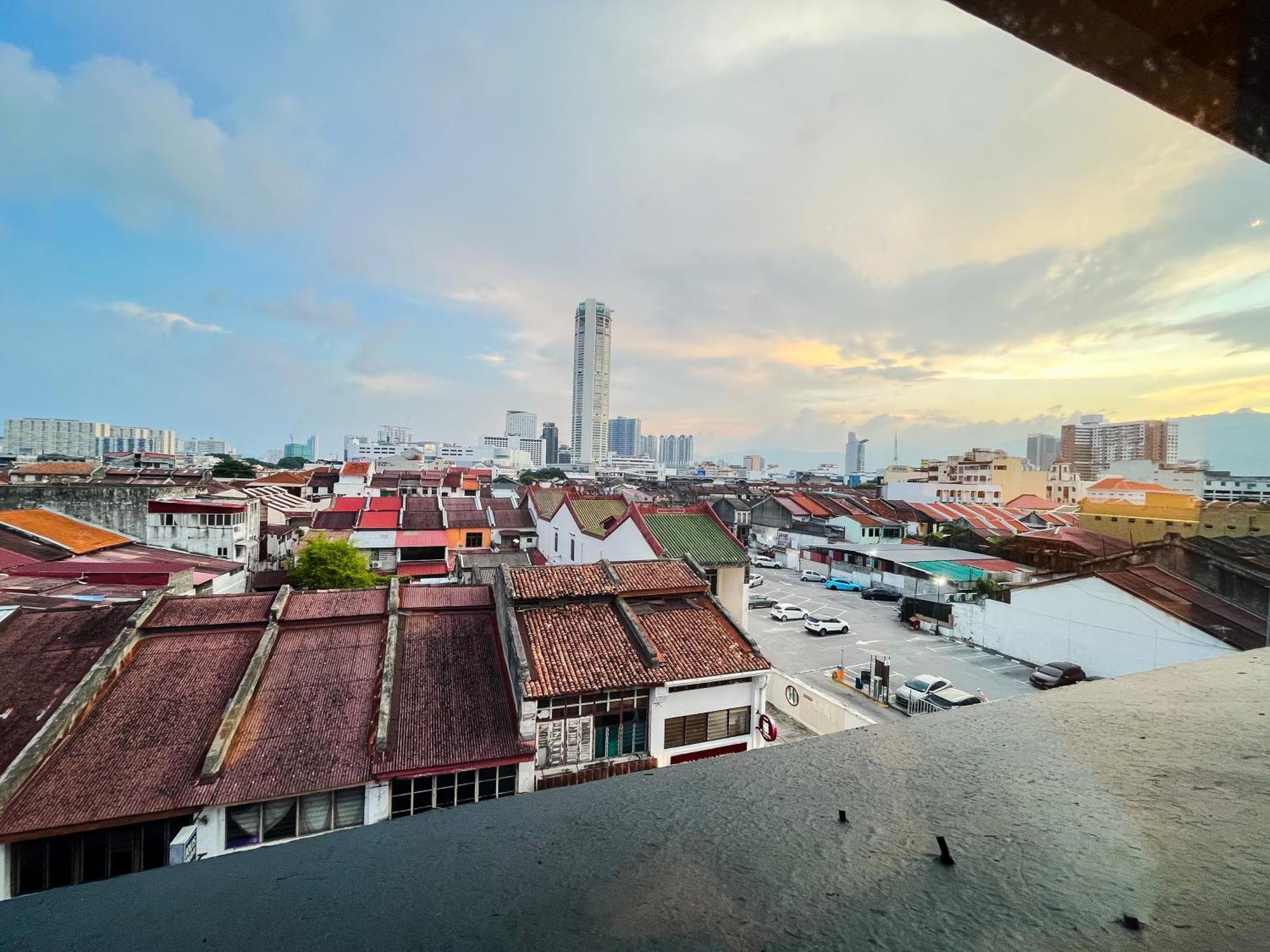 Sleep Box Penang Hotel George Town Exterior photo