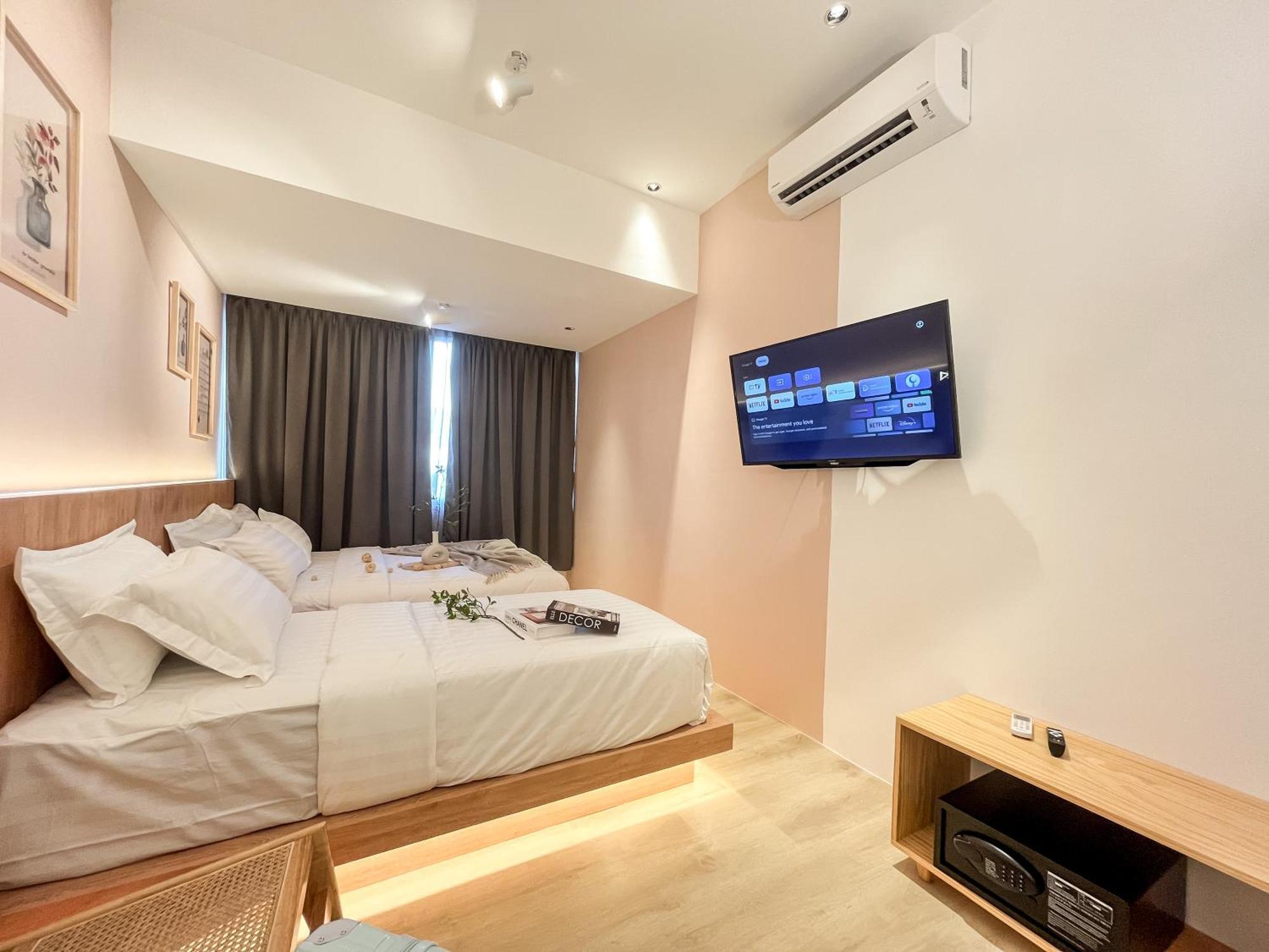 Sleep Box Penang Hotel George Town Exterior photo